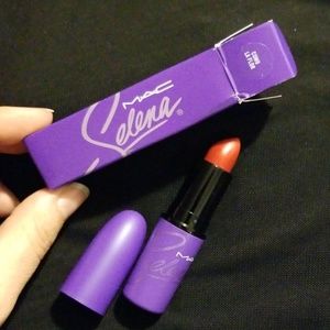 NWT Selena MAC lipstick Como La Flor red